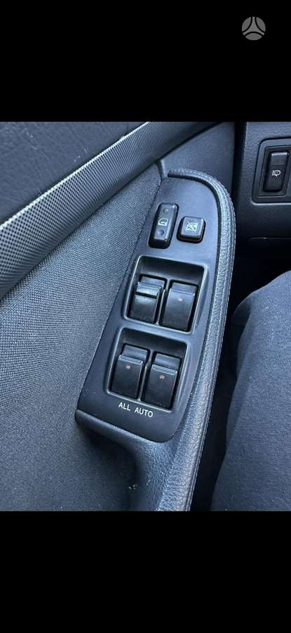 Toyota Avensis 2004 — photo 10