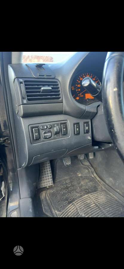Toyota Avensis 2004 — photo 16