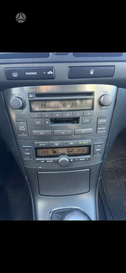 Toyota Avensis 2004 — photo 17