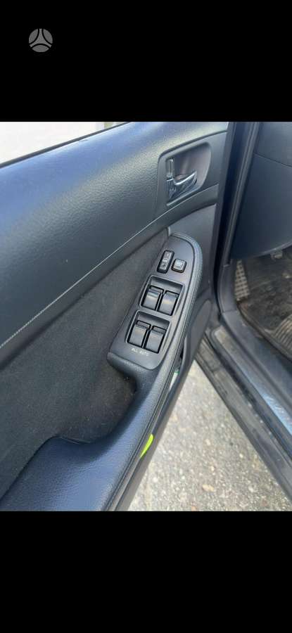 Toyota Avensis 2004 — photo 18