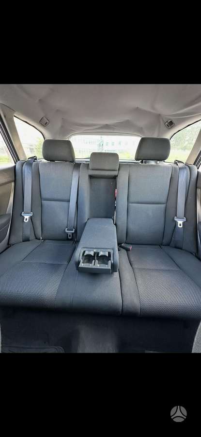 Toyota Avensis 2004 — photo 9