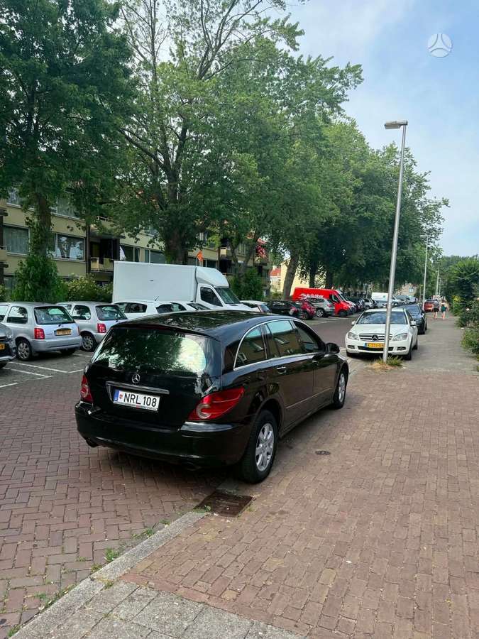 Mercedes-Benz R320 2007 — rear view