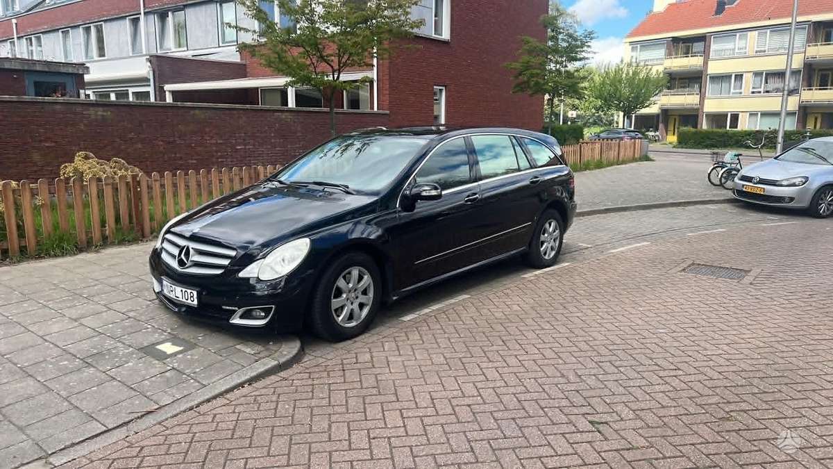Mercedes-Benz R320 2007 — engine 2987 cm³, 224 HP (165kW)