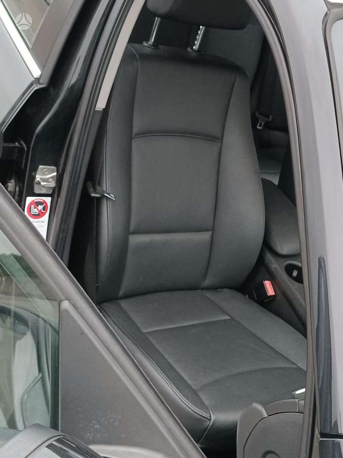 BMW X1 2011 — photo 16