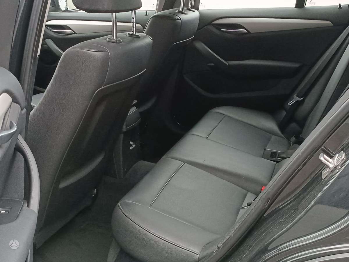 BMW X1 2011 — photo 18