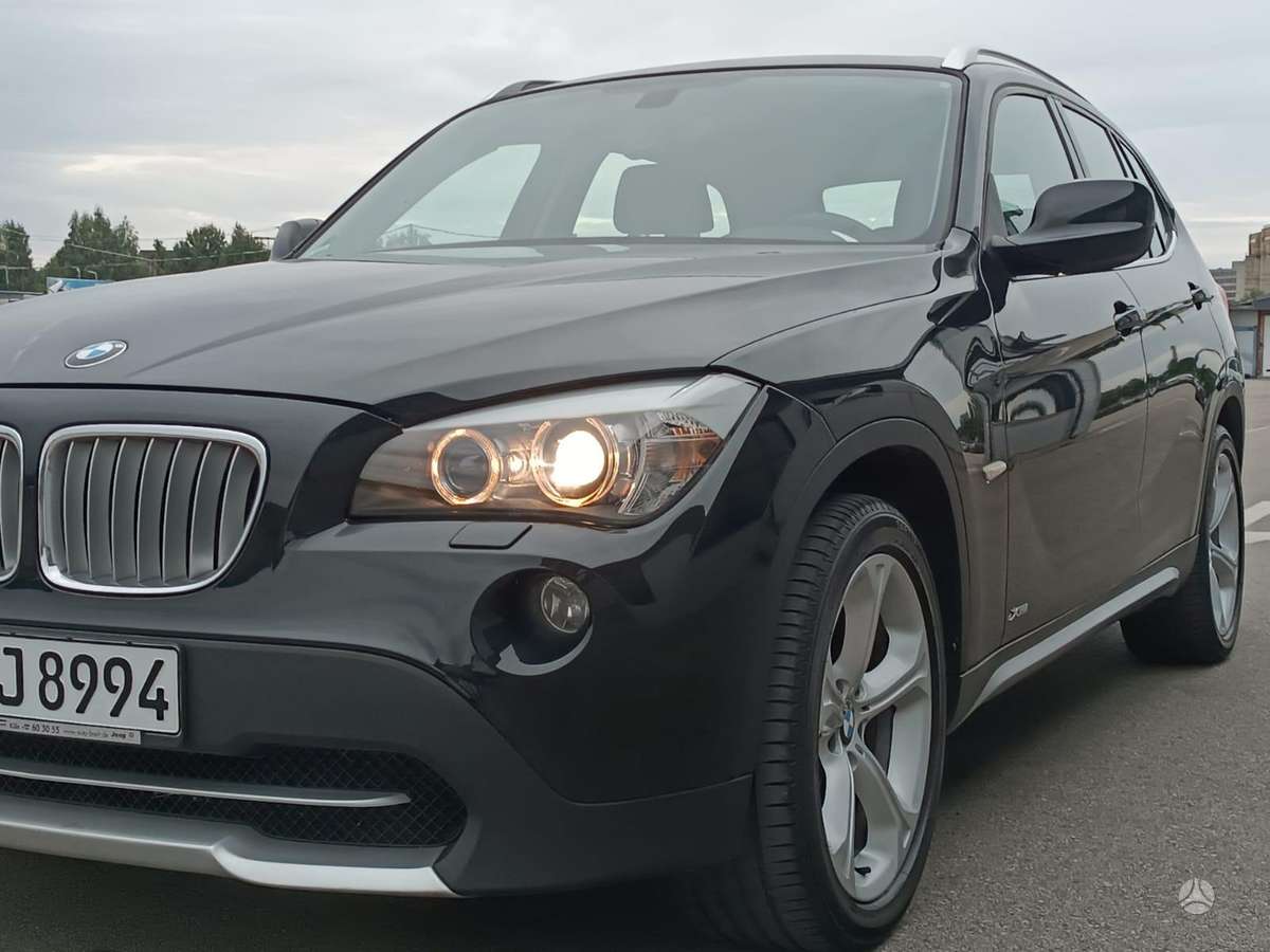 BMW X1 2011 — rear view