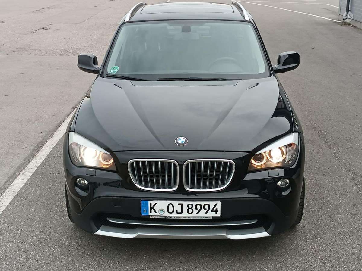 BMW X1 2011 — interior