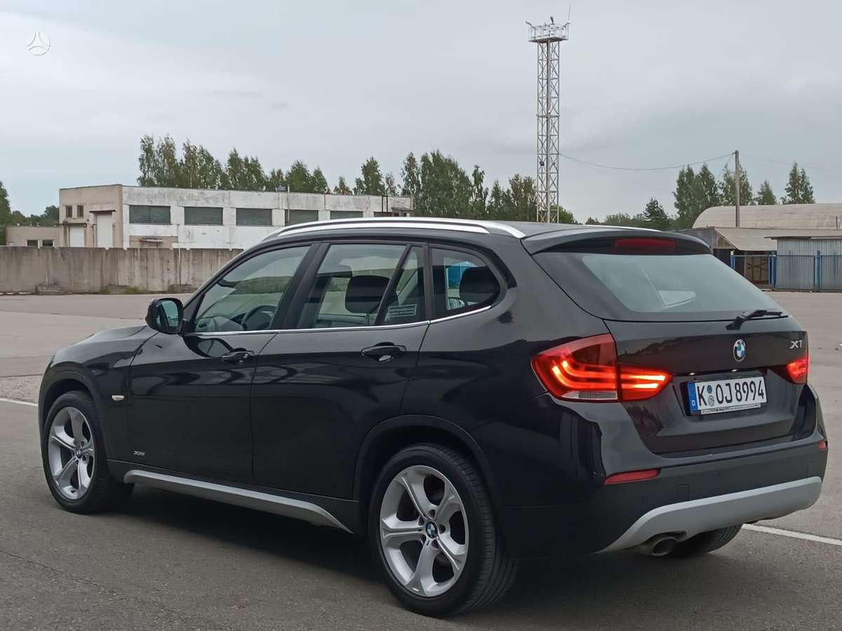 BMW X1 2011 — photo 6