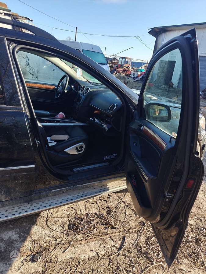 Mercedes-Benz GL320 2008 — photo 10