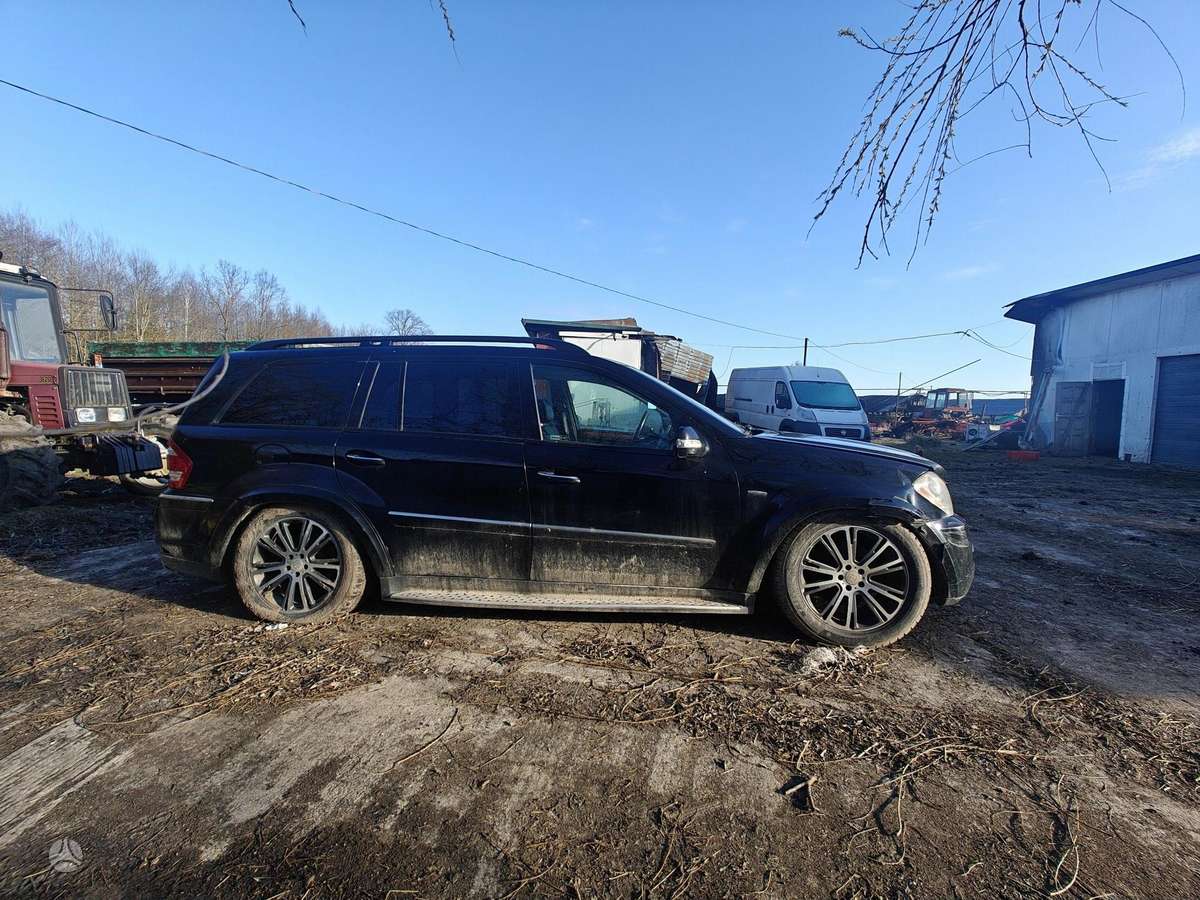Mercedes-Benz GL320 2008 — engine 2987 cm³, 224 HP (165kW)