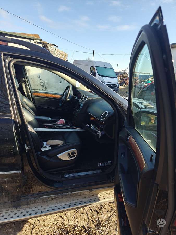 Mercedes-Benz GL320 2008 — photo 9
