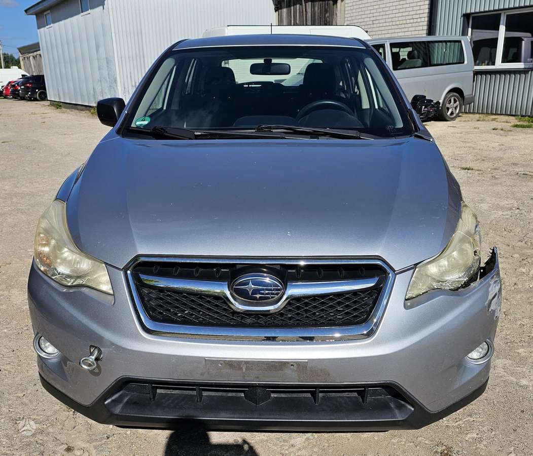 Subaru XV 2014 — rear view