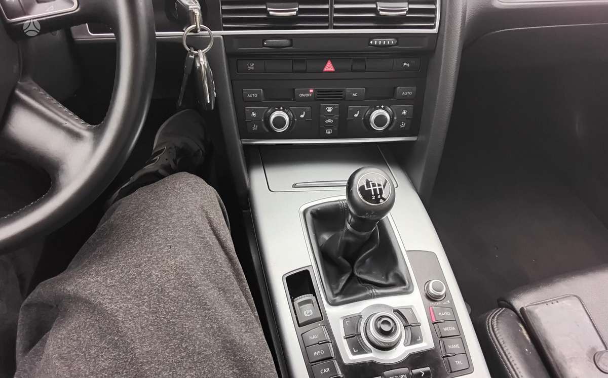 Audi A6 2009 — photo 15