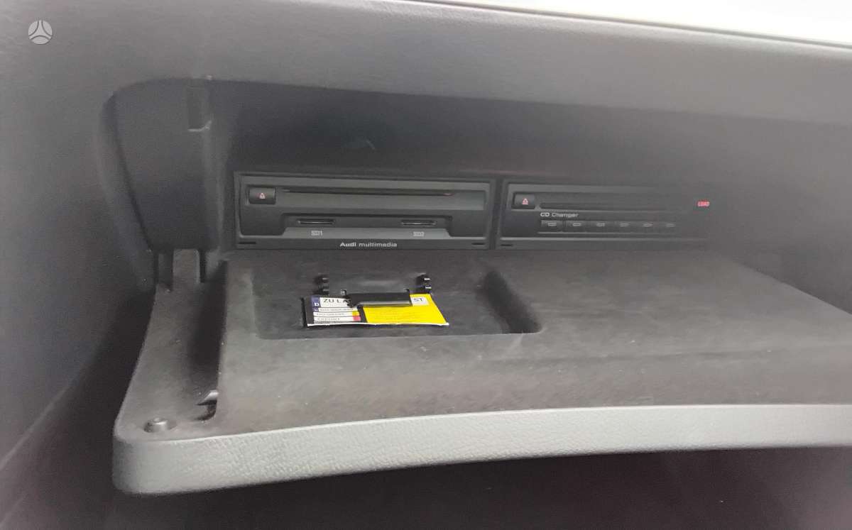 Audi A6 2009 — photo 16