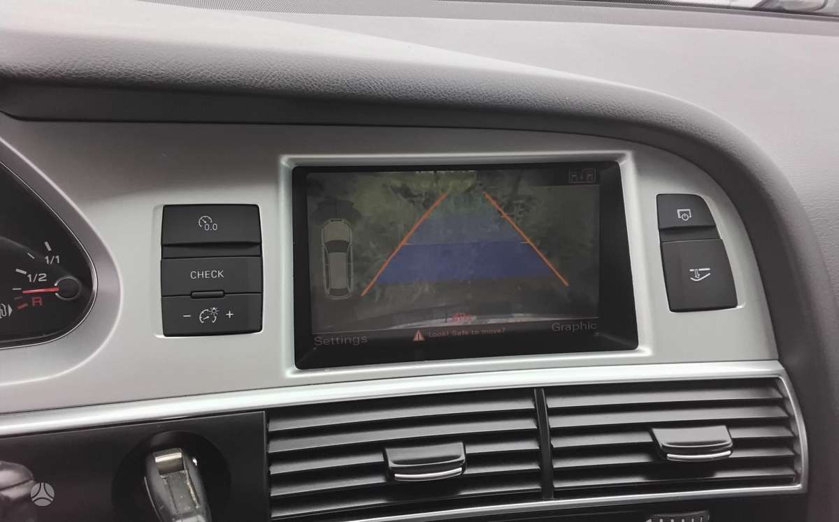 Audi A6 2009 — photo 17