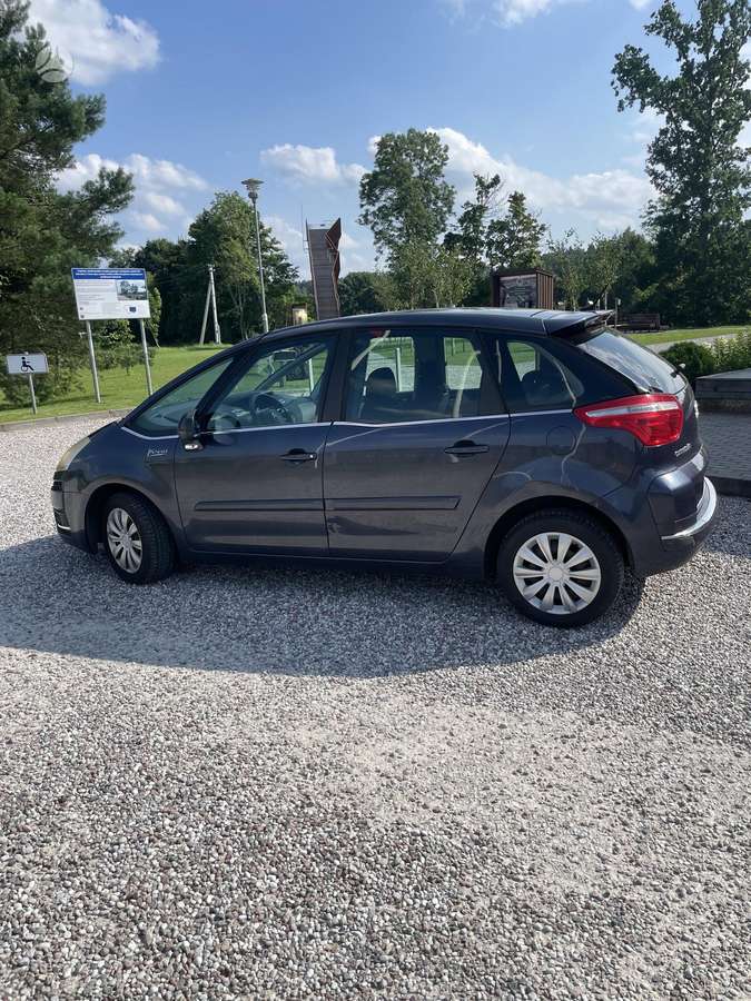 Citroen C4 2009 — вигляд ззаду