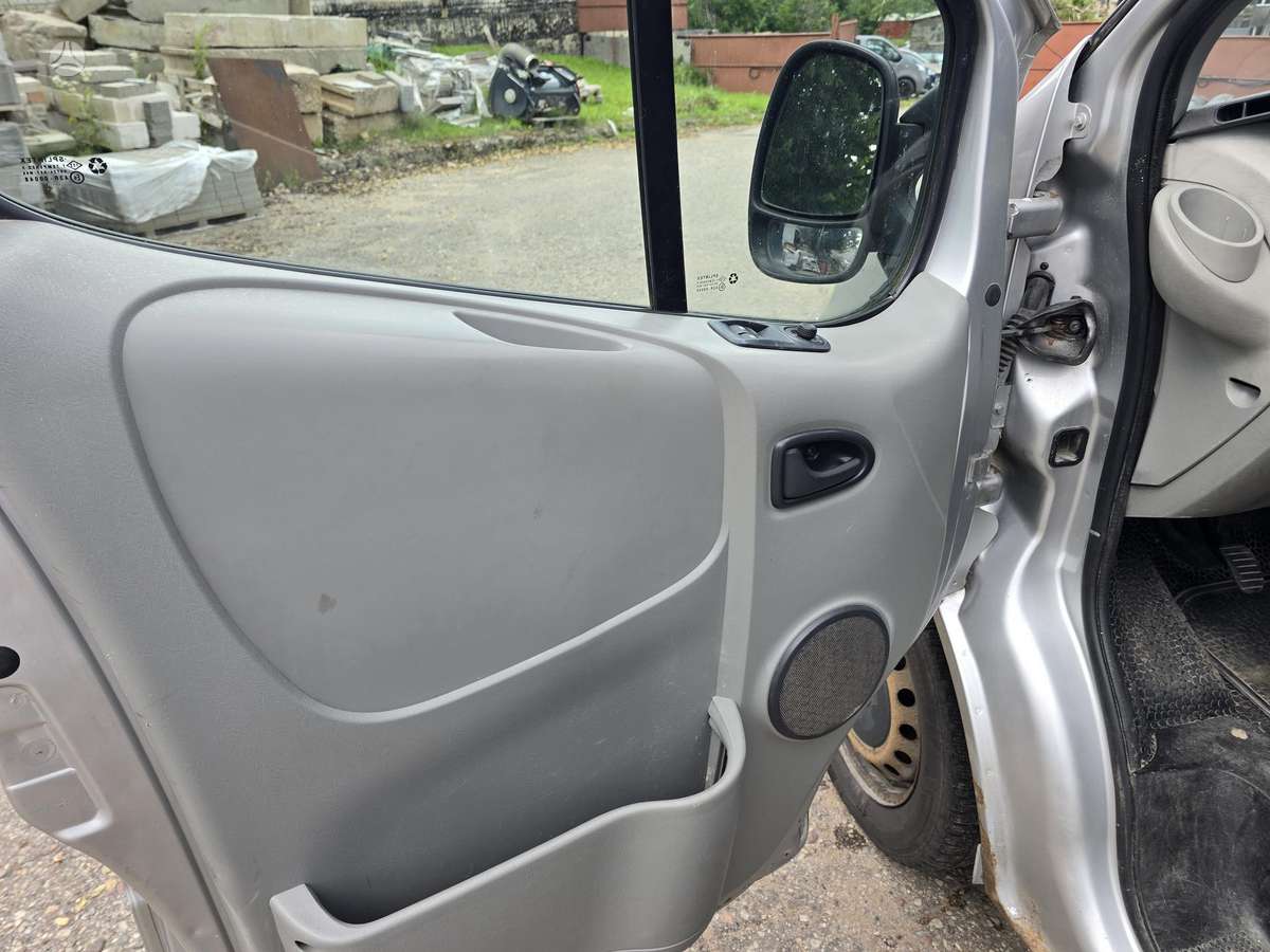 Opel Vivaro 2007 — photo 10