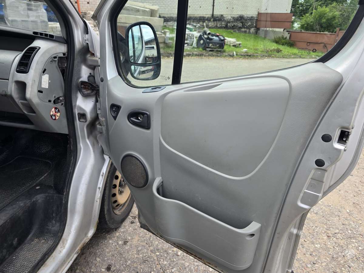 Opel Vivaro 2007 — photo 11