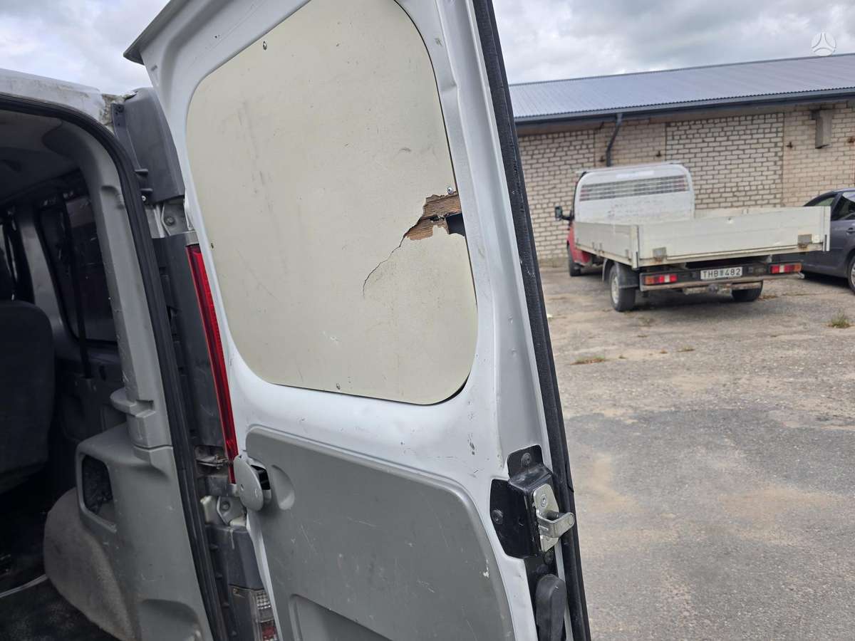 Opel Vivaro 2007 — photo 17