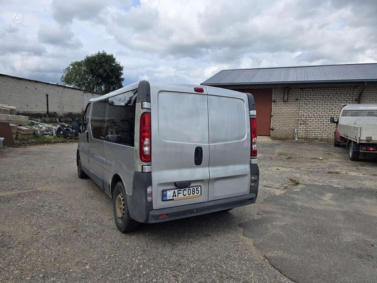 Opel Vivaro 2007 — engine 1995 cm³, 114 HP (84kW)