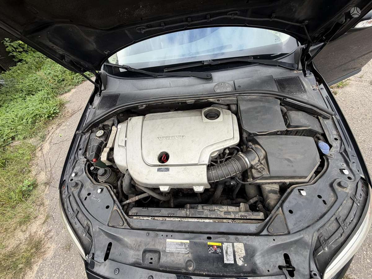 Volvo V70 2009 — photo 10