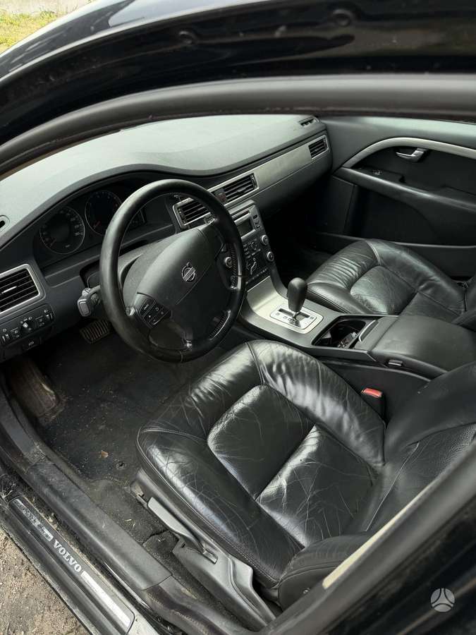 Volvo V70 2009 — photo 11