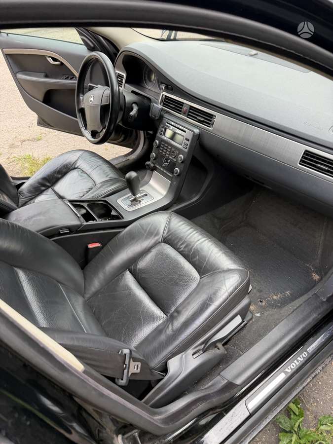 Volvo V70 2009 — photo 13