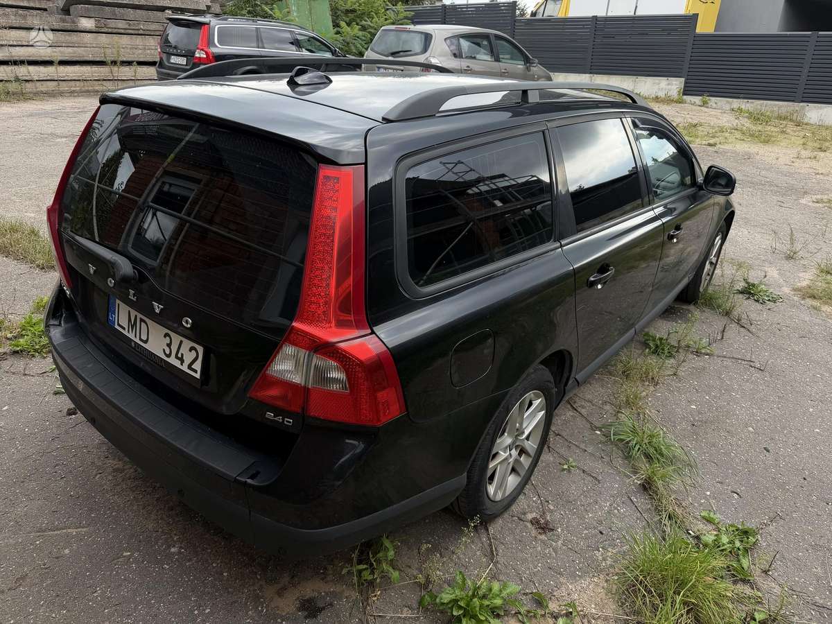 Volvo V70 2009 — photo 6