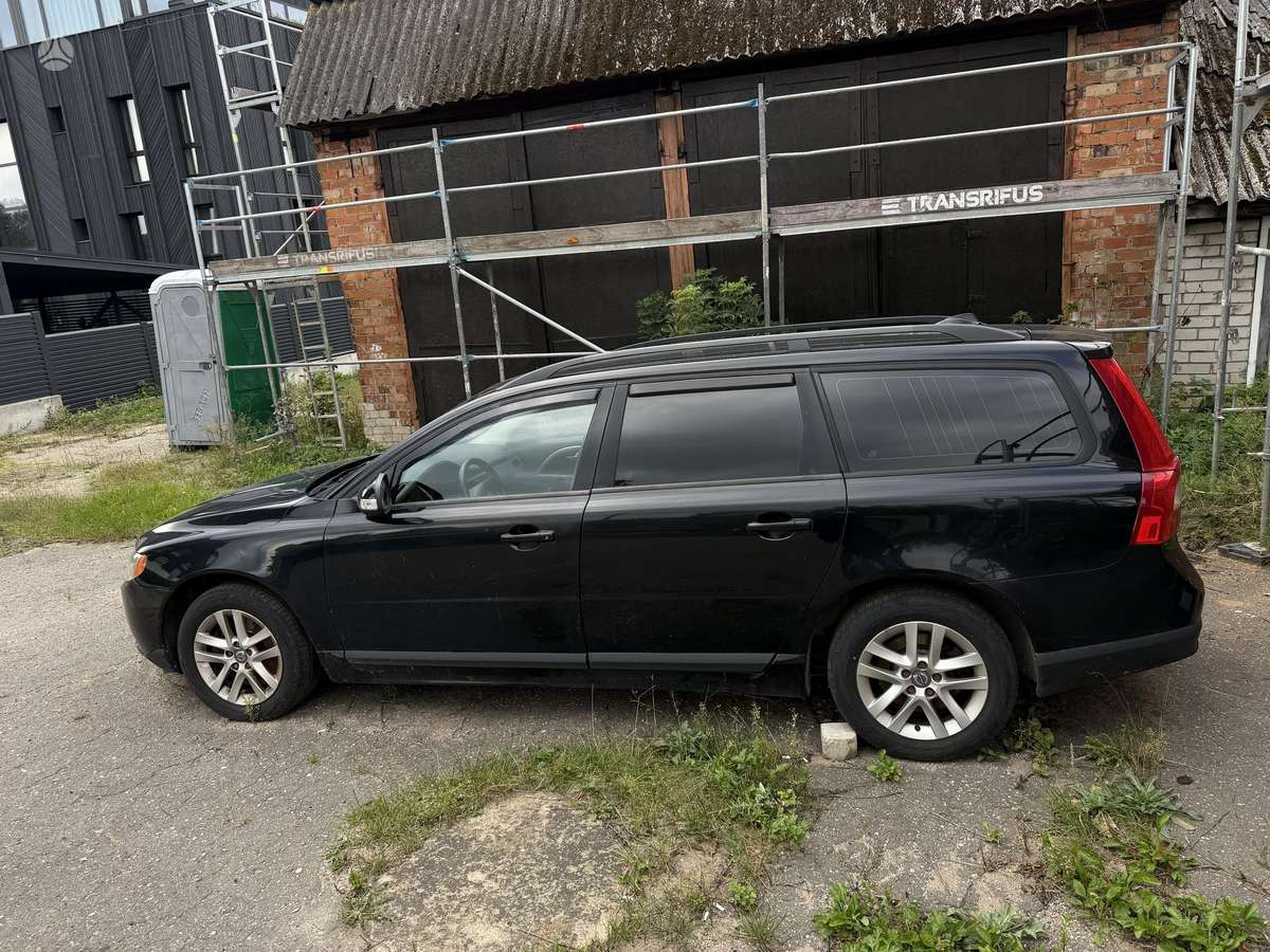 Volvo V70 2009 — photo 7