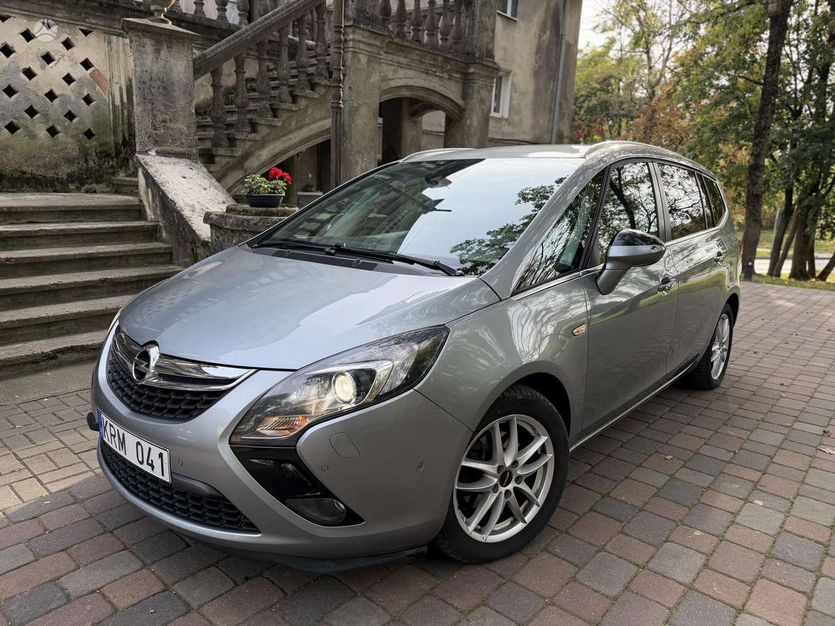 Opel Zafira 2012 — photo 16