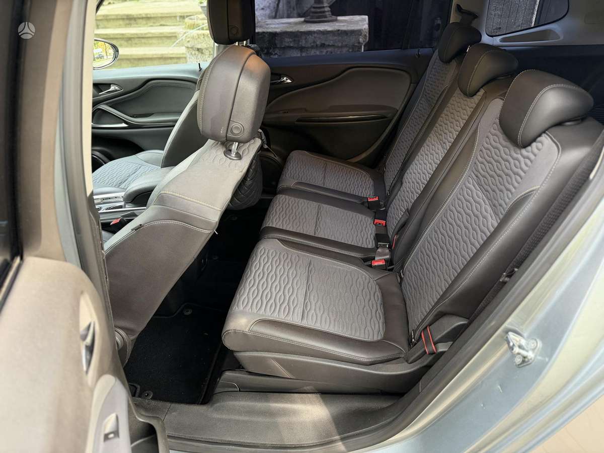 Opel Zafira 2012 — photo 27