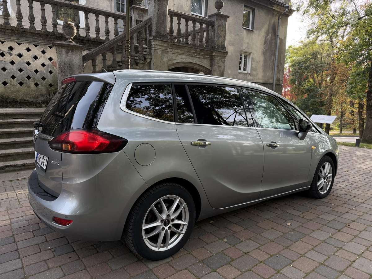 Opel Zafira 2012 — photo 7