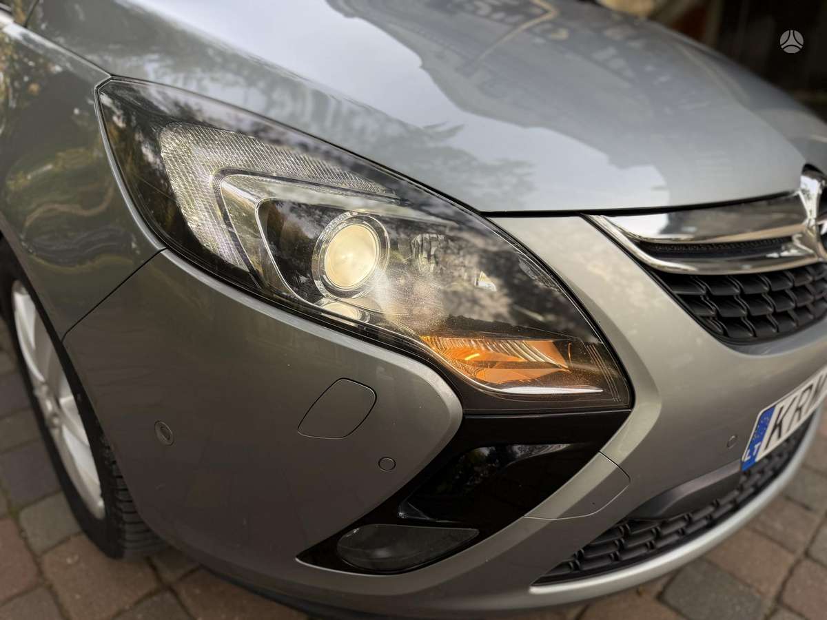 Opel Zafira 2012 — photo 8