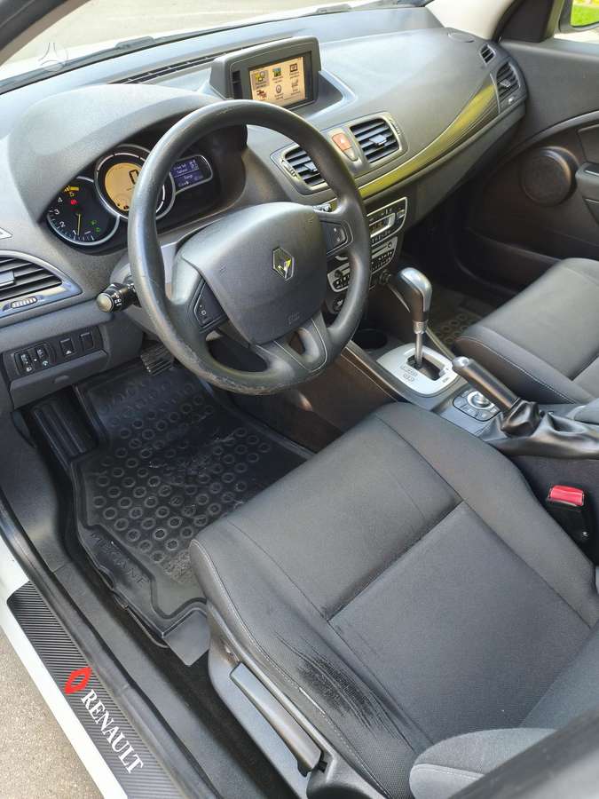 Renault Megane 2010 — photo 7