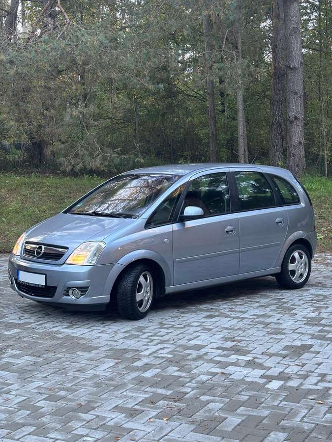 Opel Meriva 2006 — салон