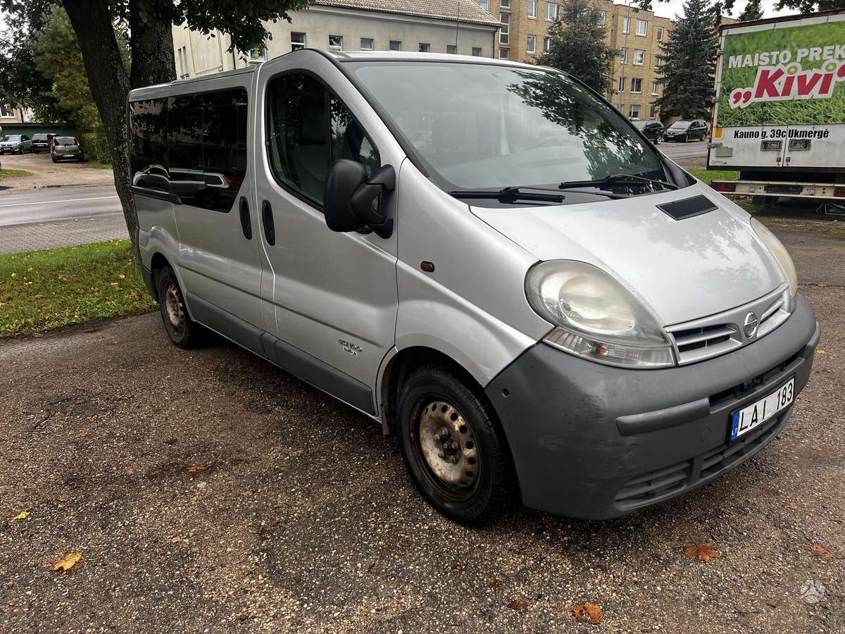 Nissan Primastar 2005 — вигляд ззаду