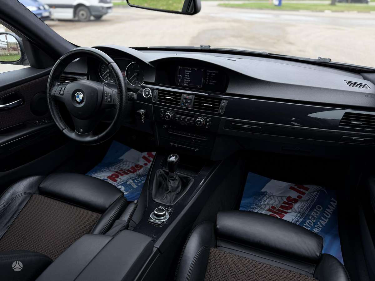 BMW 325 2009 — photo 16