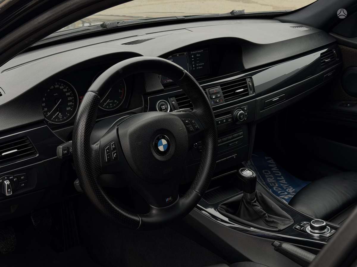 BMW 325 2009 — photo 18