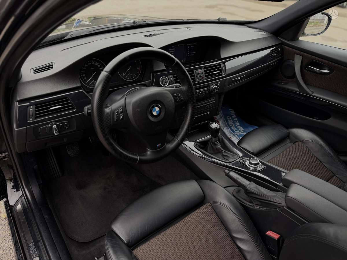 BMW 325 2009 — photo 19