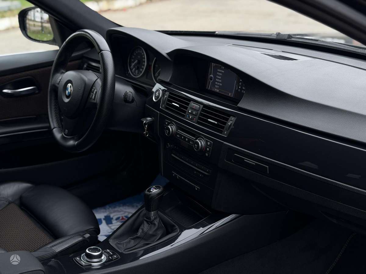 BMW 325 2009 — photo 20