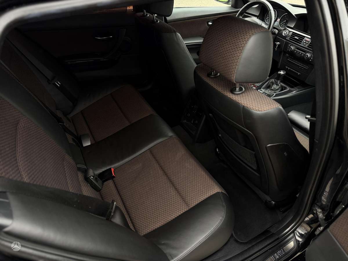 BMW 325 2009 — photo 21