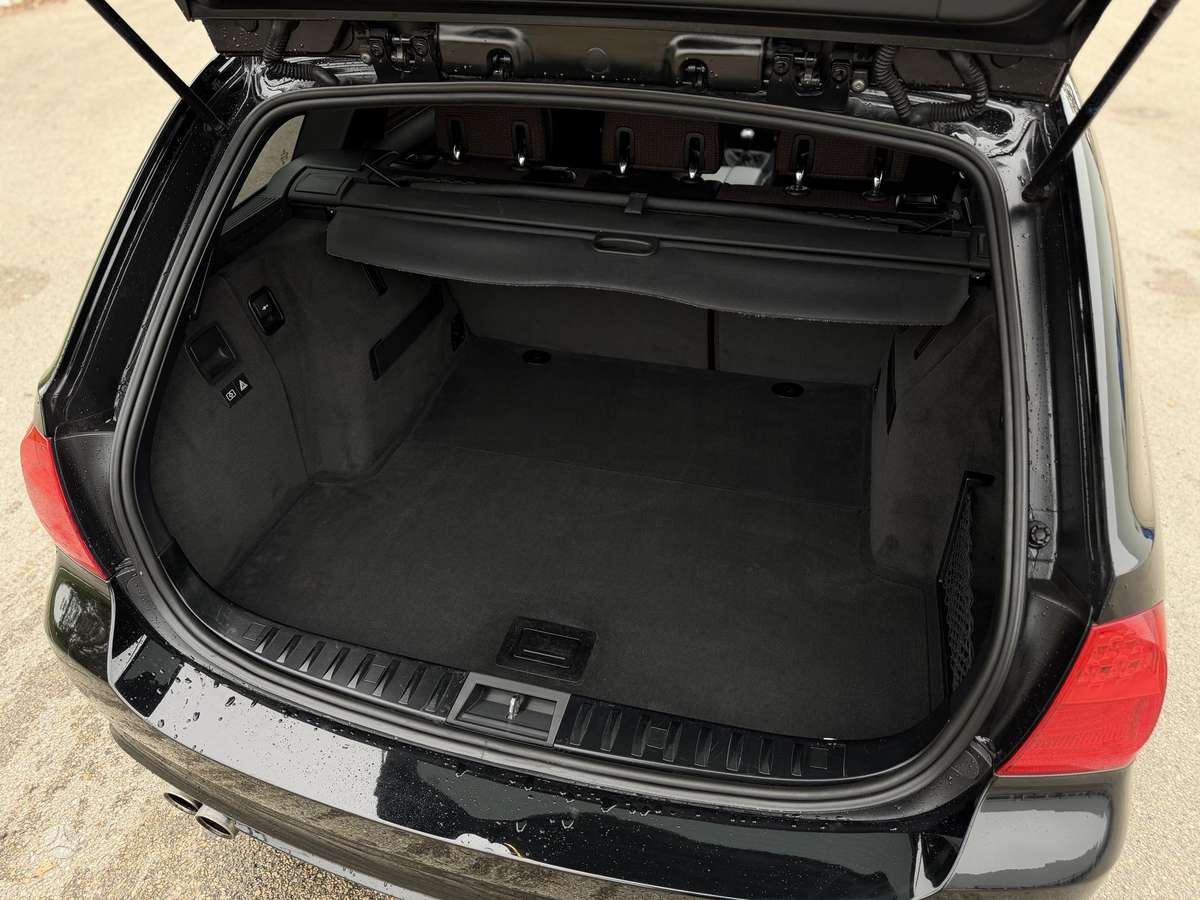 BMW 325 2009 — photo 25