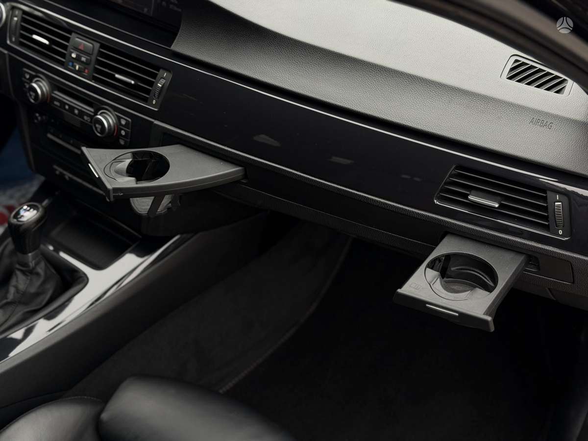 BMW 325 2009 — photo 27