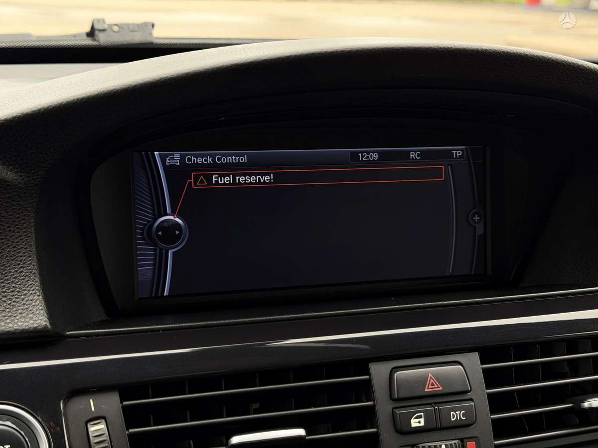 BMW 325 2009 — photo 39