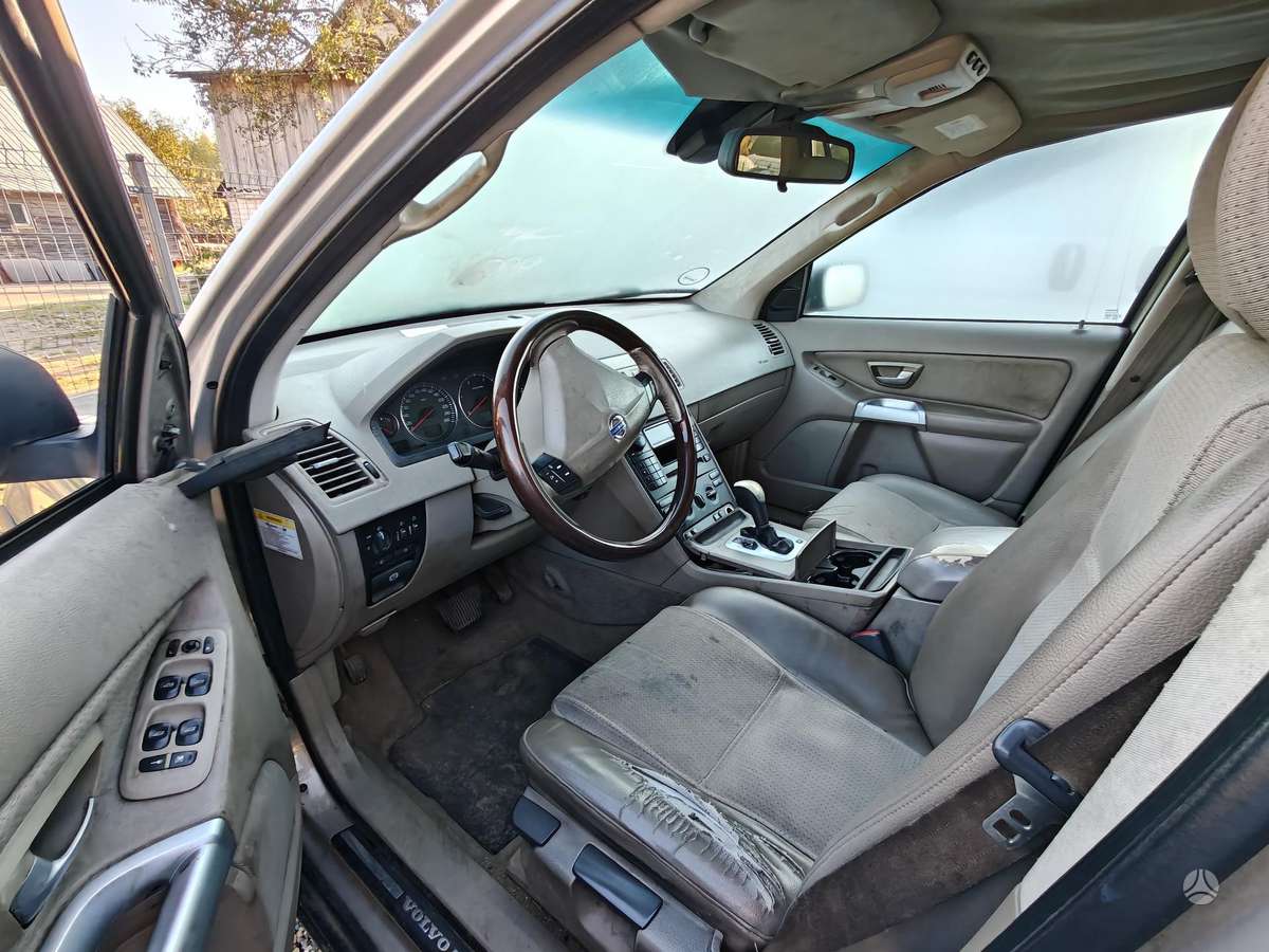 Volvo XC90 2004 — photo 8
