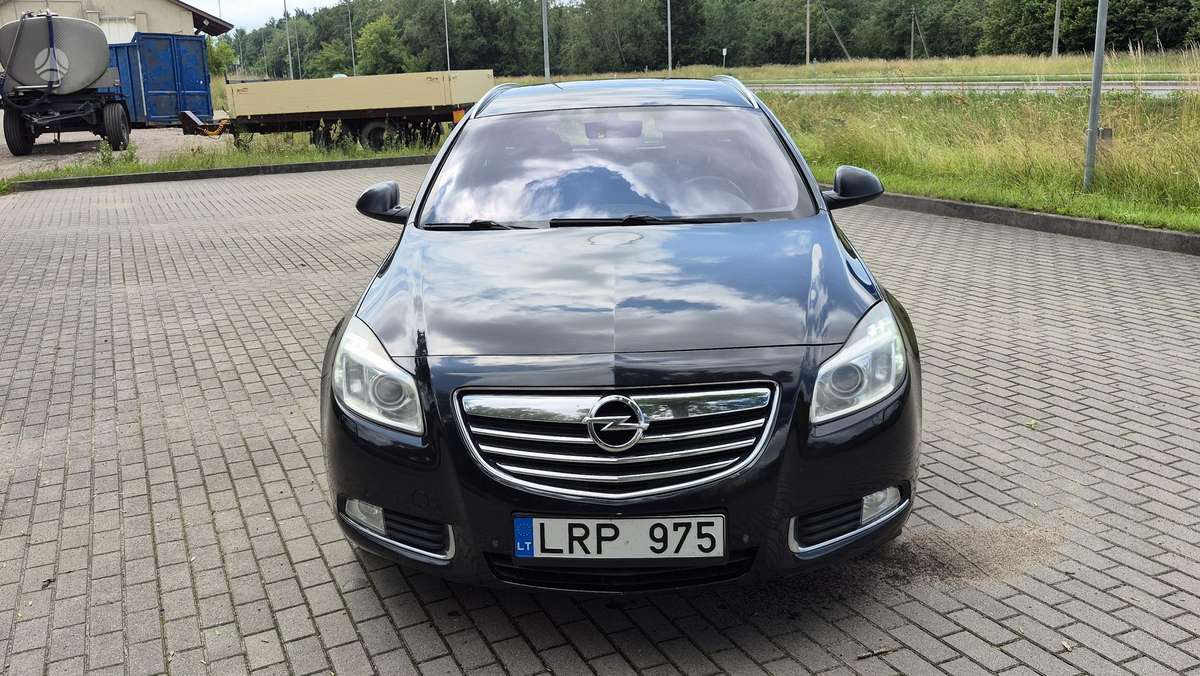 Opel Insignia 2012 — photo 14