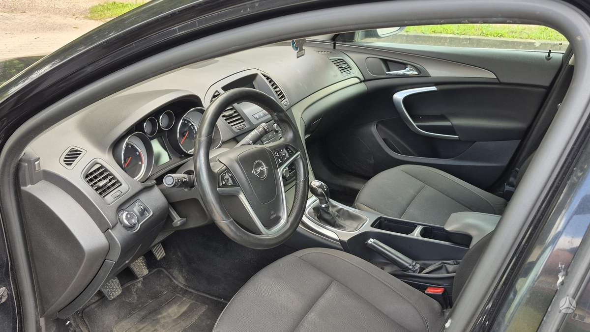 Opel Insignia 2012 — photo 15