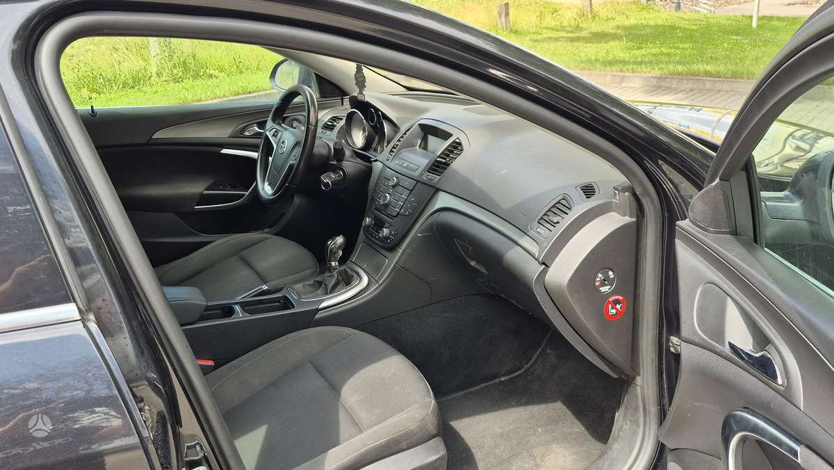 Opel Insignia 2012 — photo 16