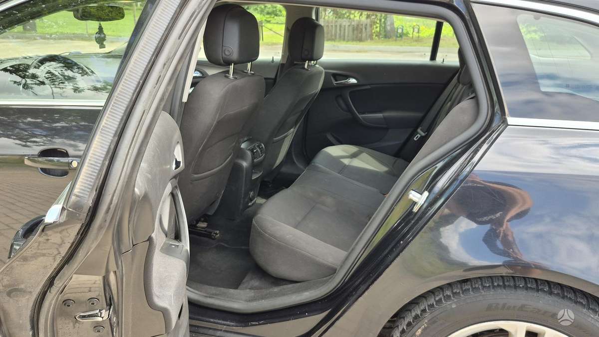 Opel Insignia 2012 — photo 17