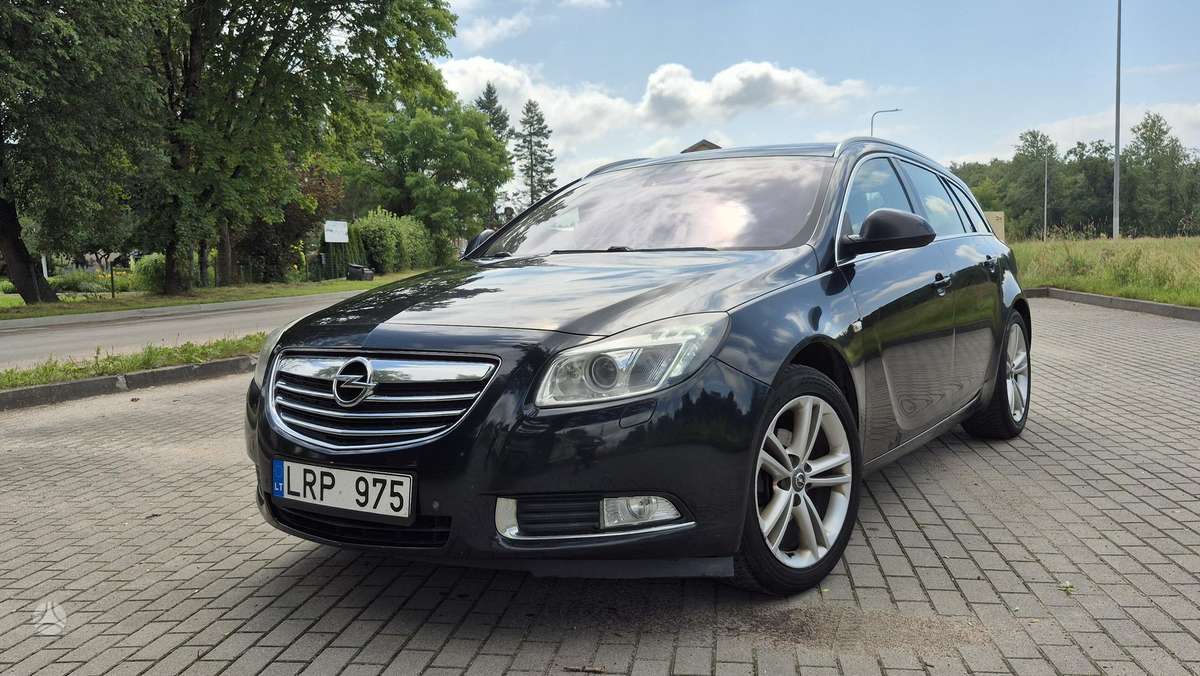 Opel Insignia 2012 — interior